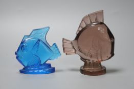 A Sabino blue glass fish model and another similar, tallest 15cm