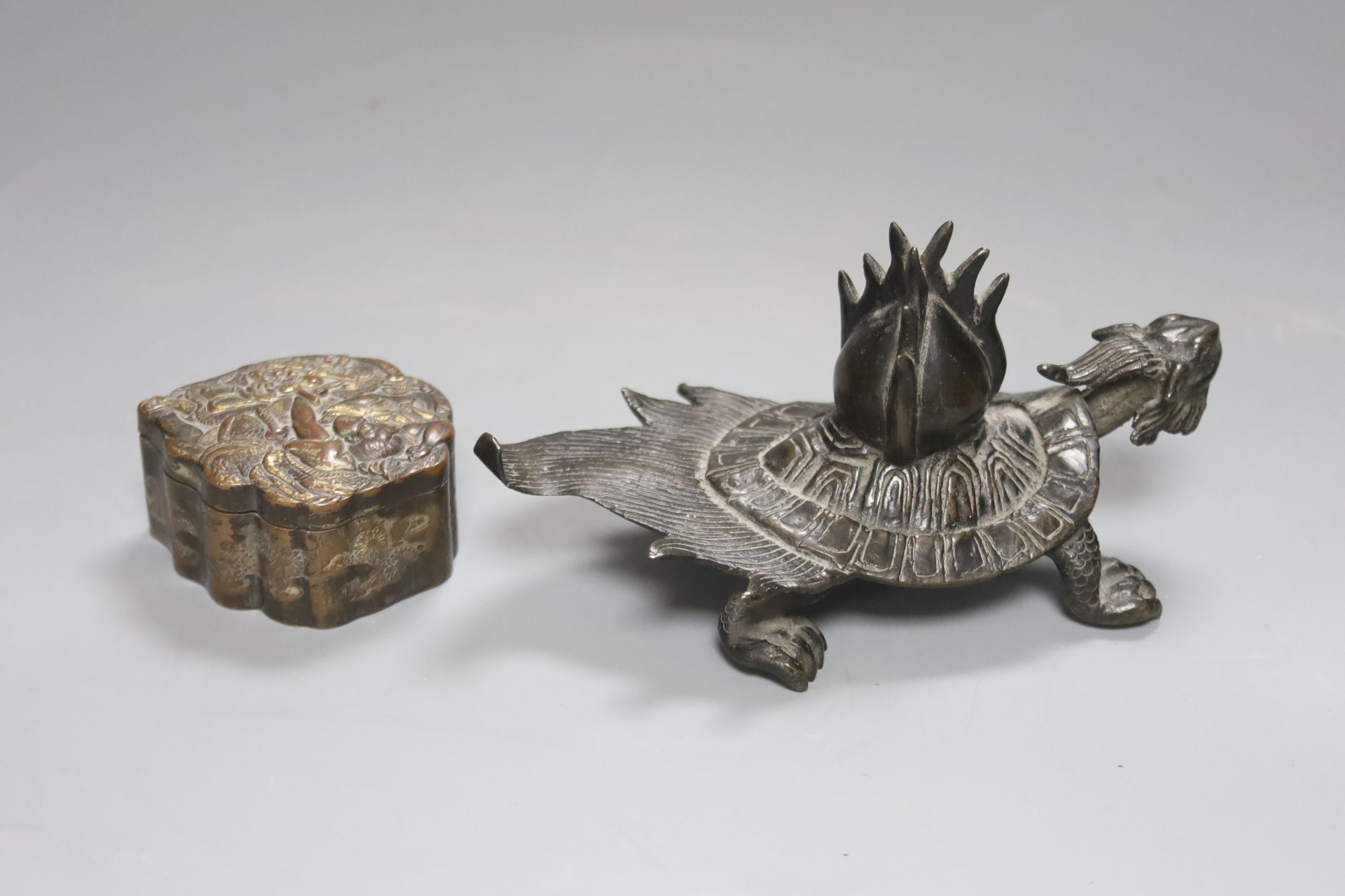 A Chinese bronze of a tortoise, length 16cm, together with a similar trinket box - Image 2 of 4