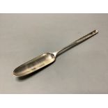 A George III silver marrow scoop, London, 1791,23cm, 53 grams.