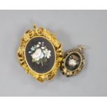 A Victorian yellow metal mounted pietra dura set oval pendant brooch, with fruiting vine border,