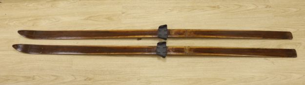 A pair of vintage wood skis, length 210cm