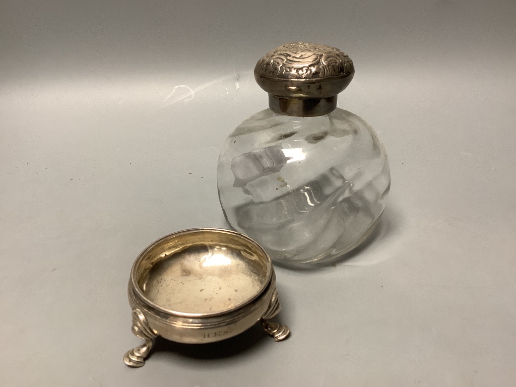 Three assorted silver mustard pots, a silver mounted glass scent bottle and Georgian silver salt. - Image 3 of 3