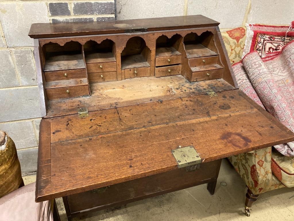 A George III oak bureau, width 94cm, depth 49cm, height 105cm - Image 2 of 4