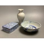 A 17th century Chinese blue and white bowl, a lidded box and a small damaged vase