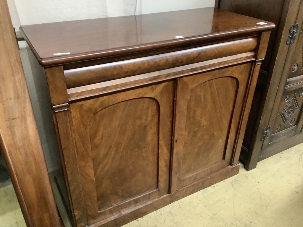 A Victorian mahogany chiffonier, width 106cm depth 46cm height 95cm