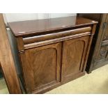 A Victorian mahogany chiffonier, width 106cm depth 46cm height 95cm