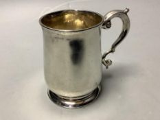 A George II silver baluster mug, Thomas Rush, London, 1734, 10cm, 6.5oz.