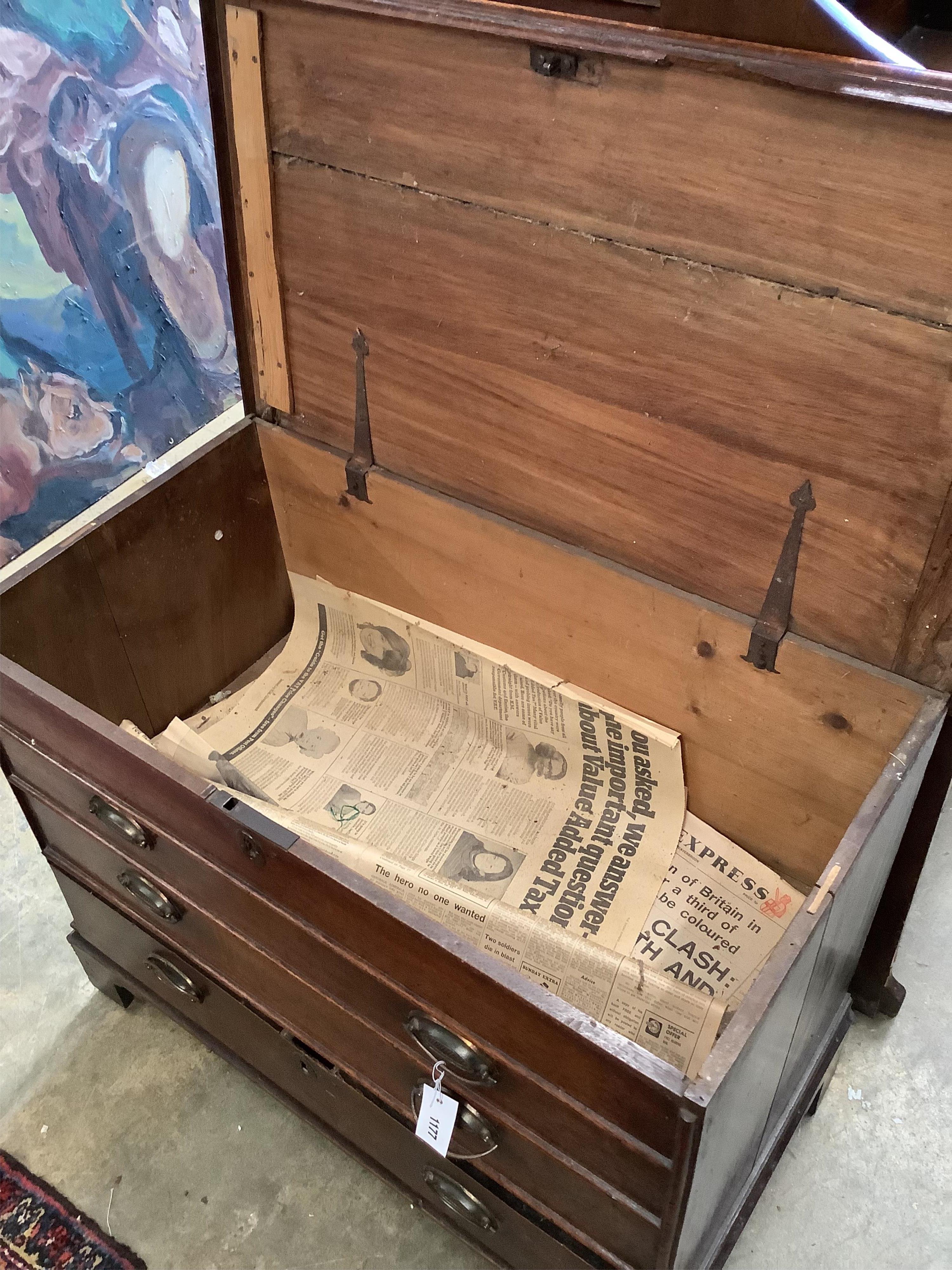 A small 18th century oak mule chest, width 90cm, depth 49cm, height 73cm - Image 3 of 4