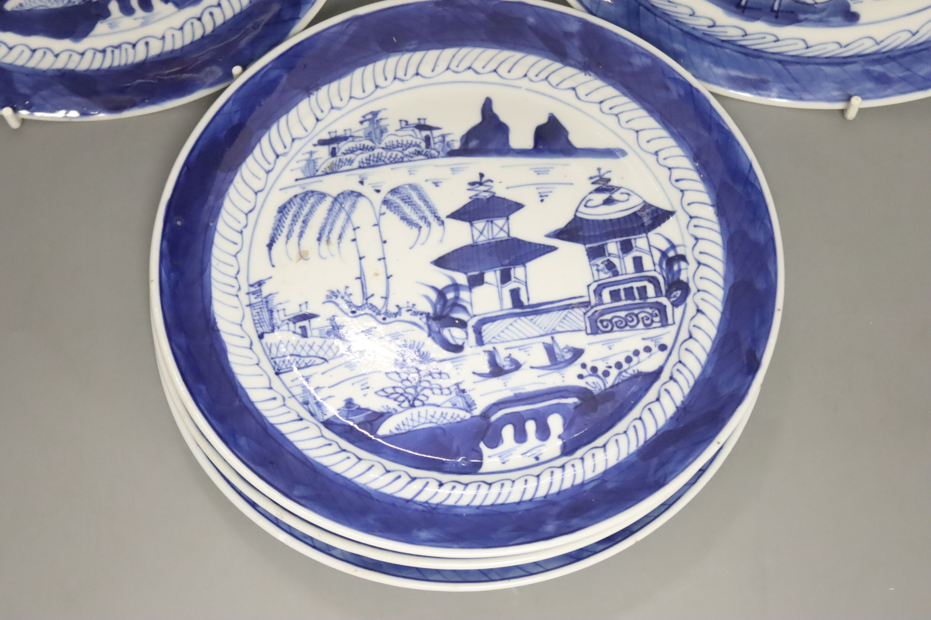 A set of five late 19th century Chinese blue and white landscape plates, diameter 20cm - Image 2 of 3
