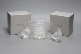 A Lalique 'Nogent' bowl and two frosted glass models of birds, 'Singing Robin' and 'Worried Robin',
