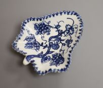 A Lowestoft leaf shaped dish, with grape vines, c.1775, length 10cm