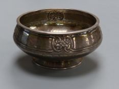 A George V Art Nouveau silver bowl, with stylised decoration, diameter 10.2cm,5.5oz.