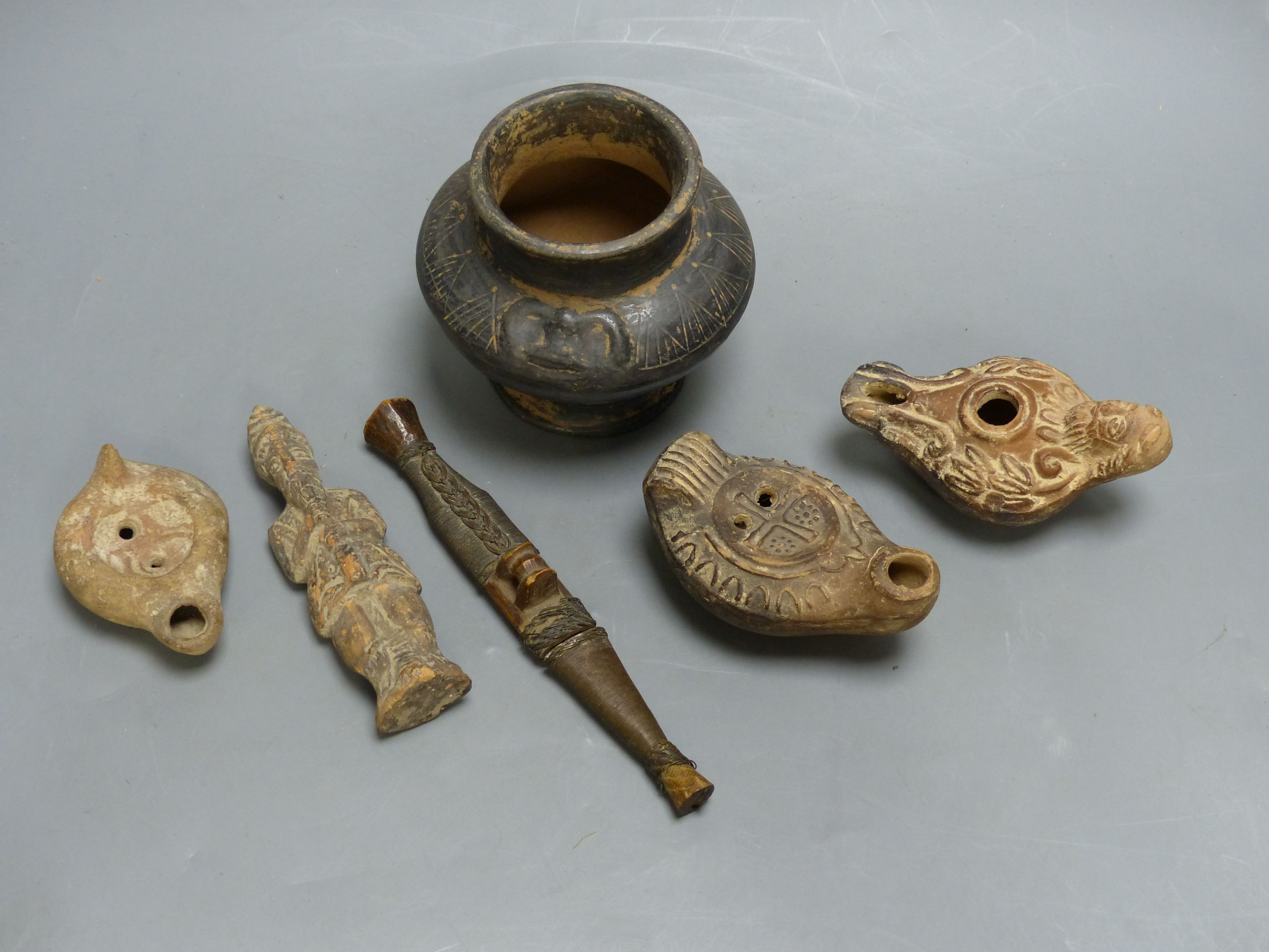 A group of antiquities, three oil lamps, a vase and a figure, etc. - Image 2 of 5