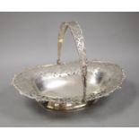 An Edwardian pierced silver oval cake basket, by Josiah Williams & Co, London, 1907, 35.2cm,25.5oz.