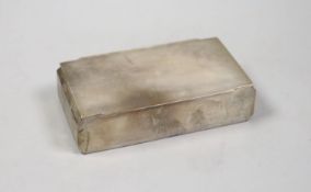 A George VI Art Deco engine turned silver cigarette case, by Walker & Hall, Chester, 1939,the lid