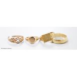 Four assorted modern 9ct gold rings including two signet rings, 11 grams (one cut).