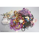 A quantity of costume jewellery