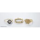 Three assorted modern 9ct gold rings including signet and gem set,gross weight 6.6 grams.