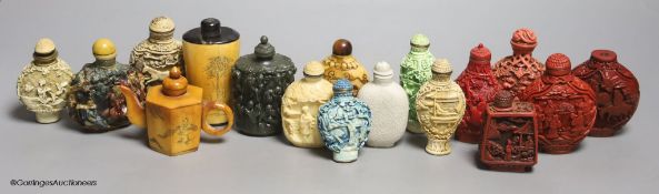 Mixed composition Chinese snuff bottles