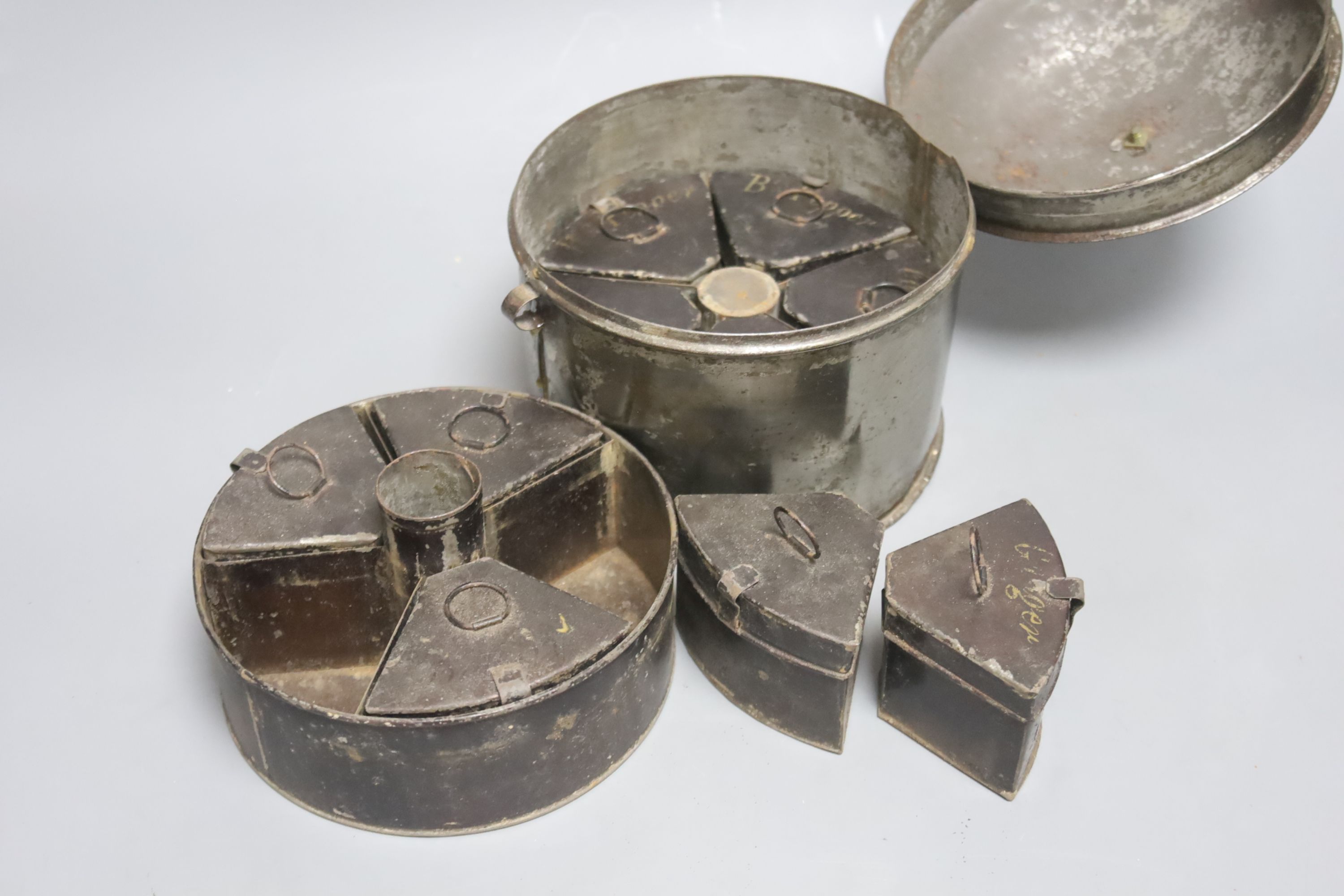 An early 19th century tin spice box, height 17cm - Image 4 of 4