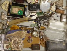 A large quantity of mixed collectables