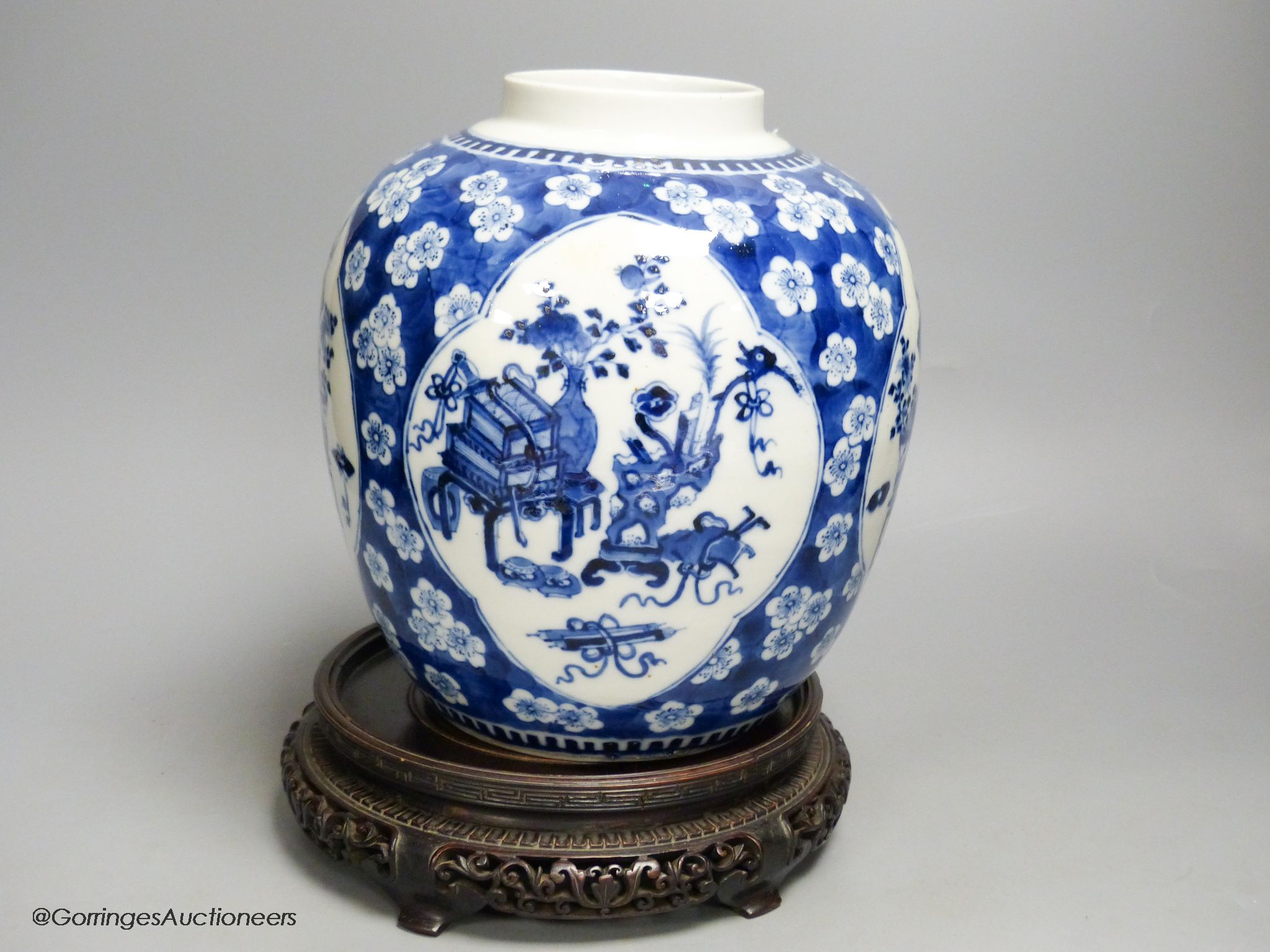 A Chinese blue and white 'Hundred Antiques' jar, Kangxi mark, c.1900 - Image 3 of 6