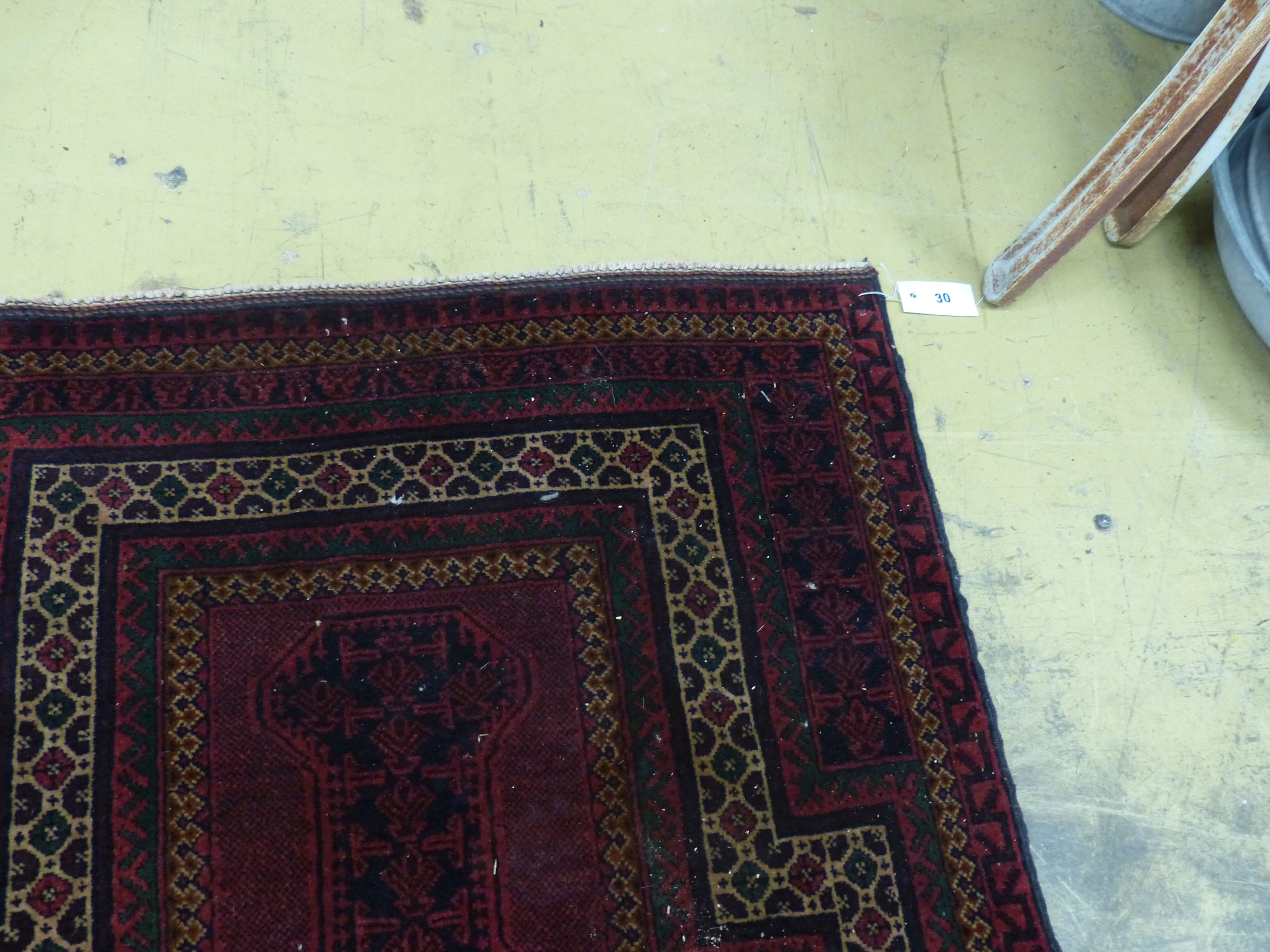 A Belouch red ground prayer rug, 146 x 90cm - Image 4 of 5