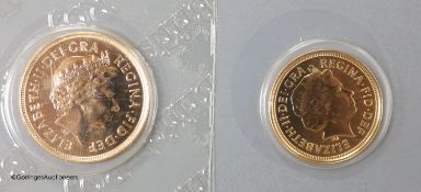 A QEII gold sovereign and half sovereign, 2006.