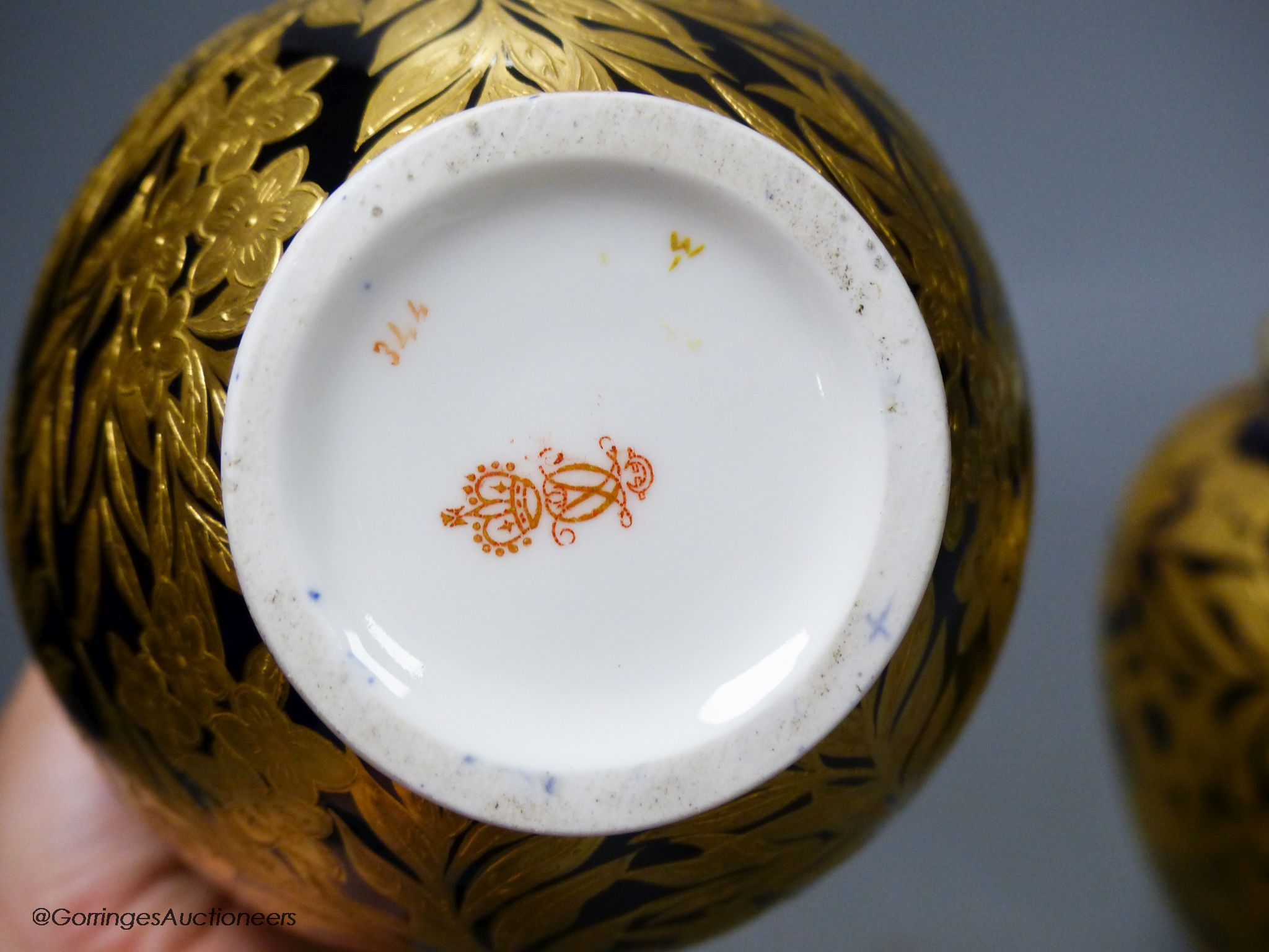 A pair of Crown Derby blue and gilt vases, both with restored lids, height 21cm - Image 7 of 7