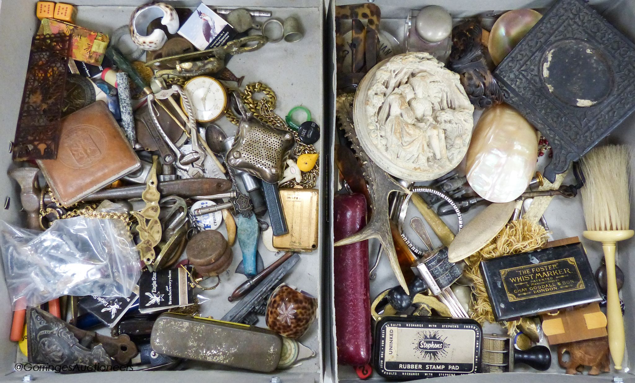 A quantity of mixed collectables