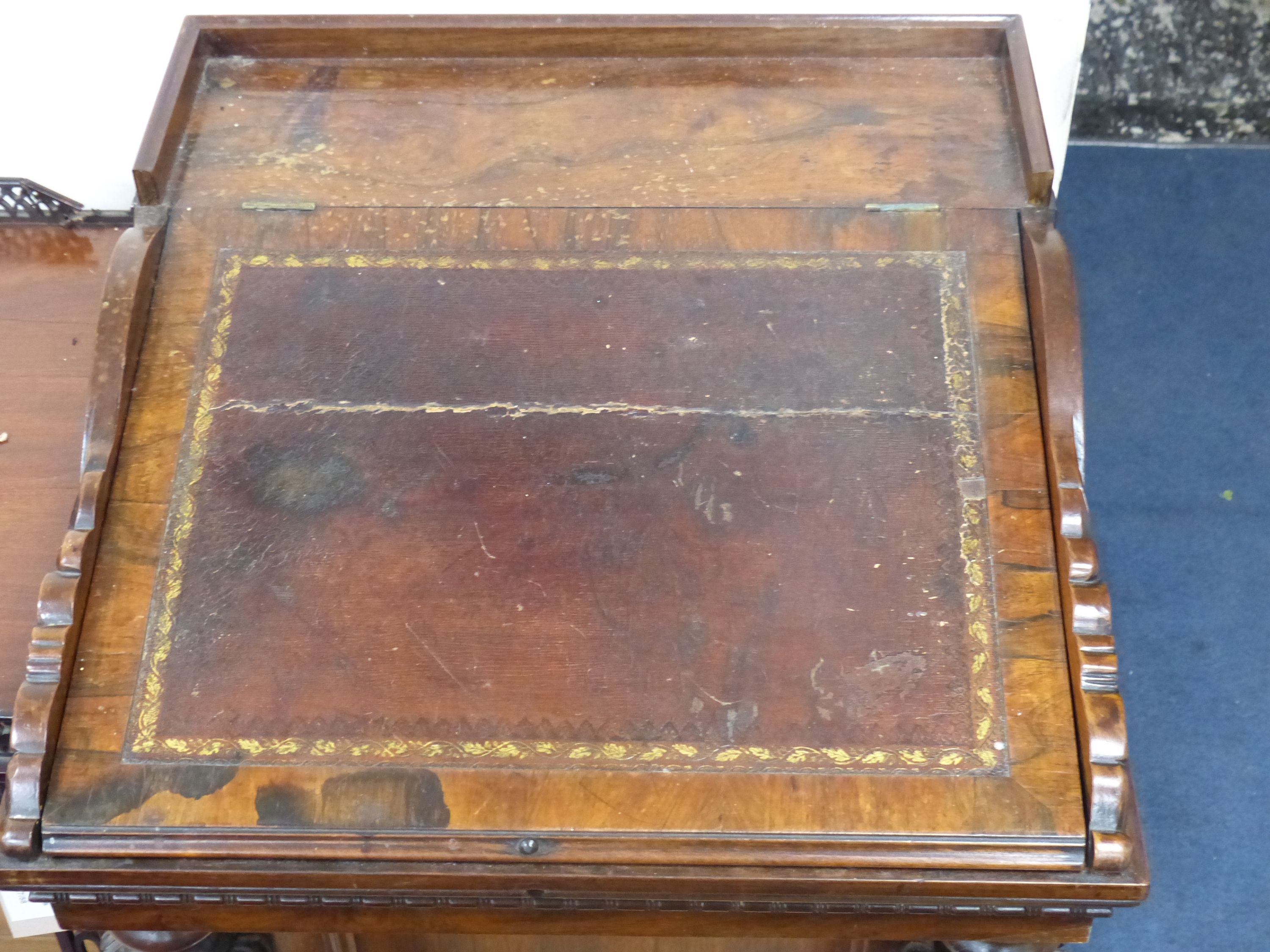 A William IV rosewood DavenportProvenance: Maureen Guinness, Marchioness of Dufferin and Ava, The - Image 2 of 2