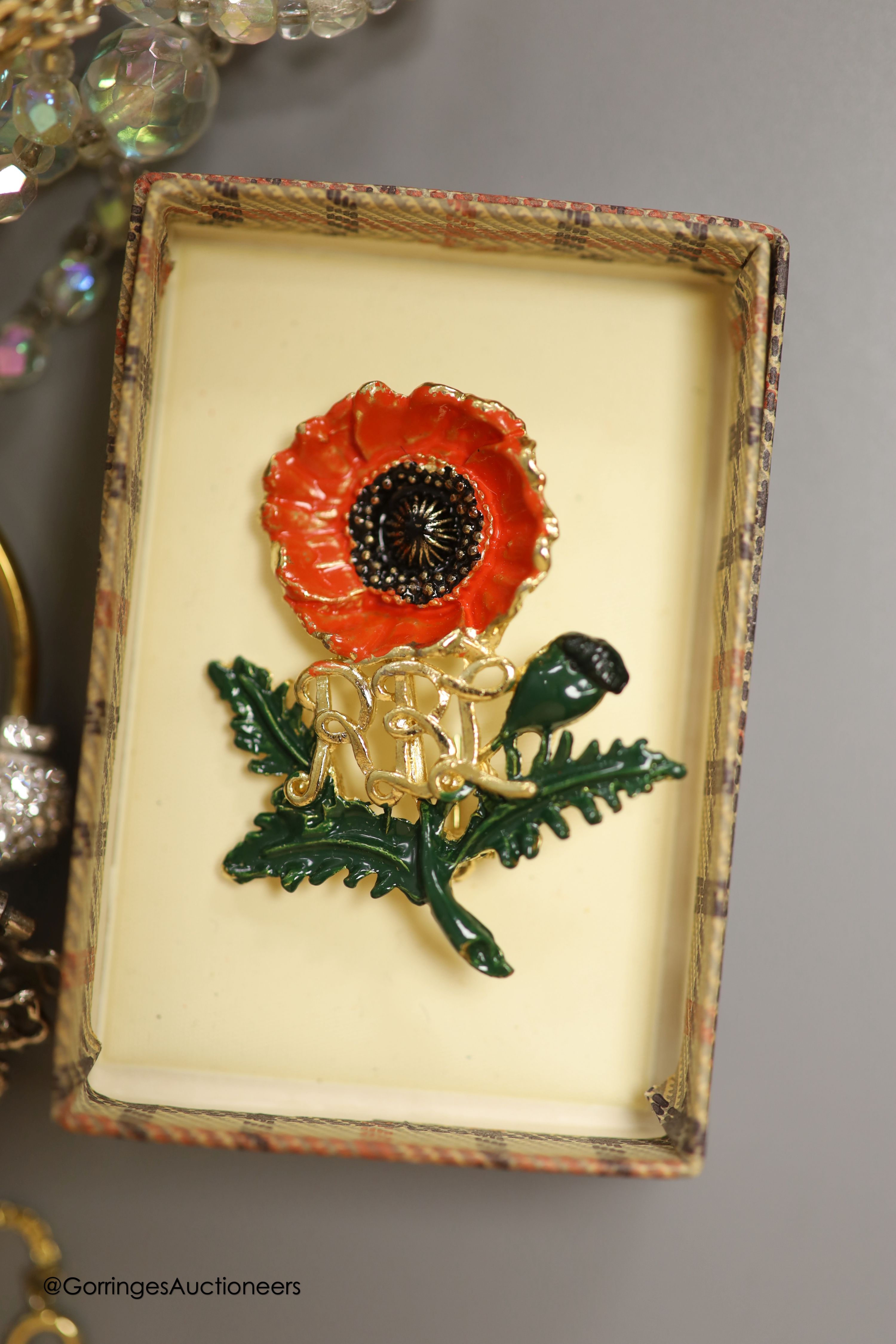 A collection of costume jewellery and other items, including a mother of pearl flower pendant with - Image 4 of 6