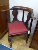 A George III Irish corner chair, width 72cm, depth 63cm, height 82cmProvenance: Maureen Guinness,