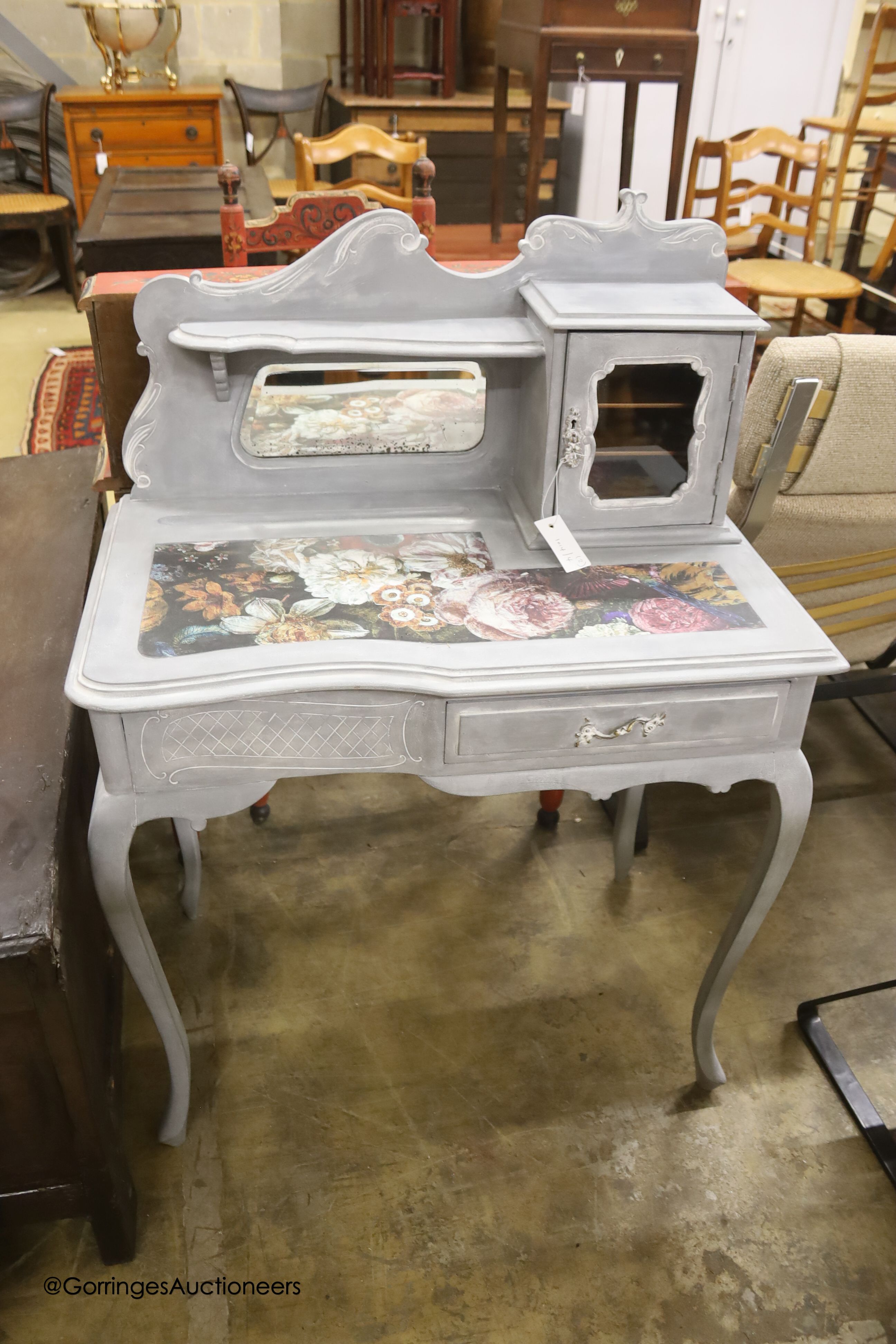 A Victorian later painted dressing table, width 75cm, depth 44cm, height 106cm together with a - Image 4 of 5