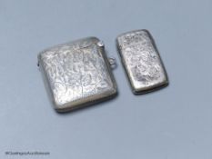 Two early 20th century silver vesta cases, largest 42mm.