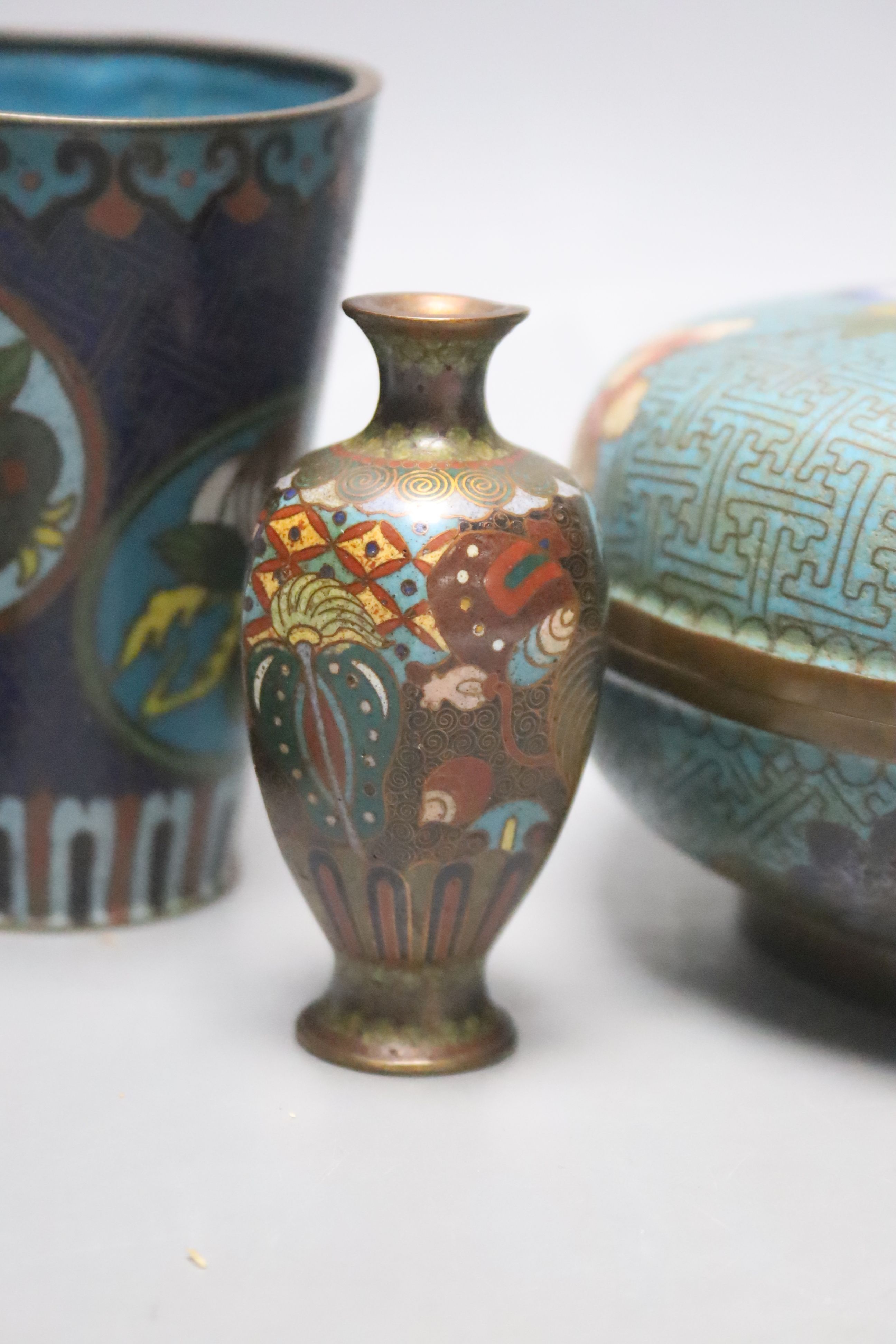 A Chinese cloisonne enamel box & cover, two beakers and four similar Japanese miniature vessels - Image 2 of 6