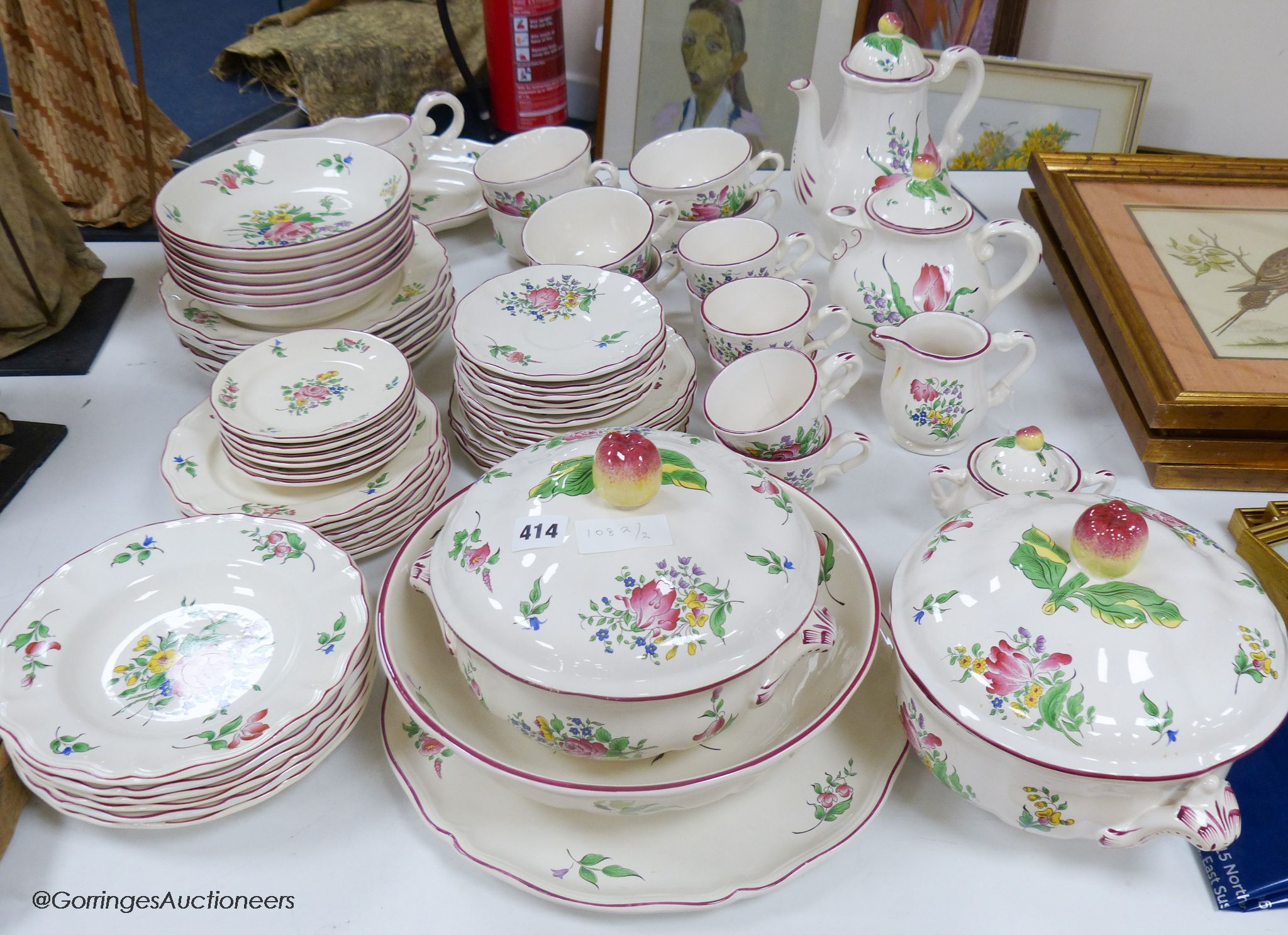 A Luneville part tea and dinner service