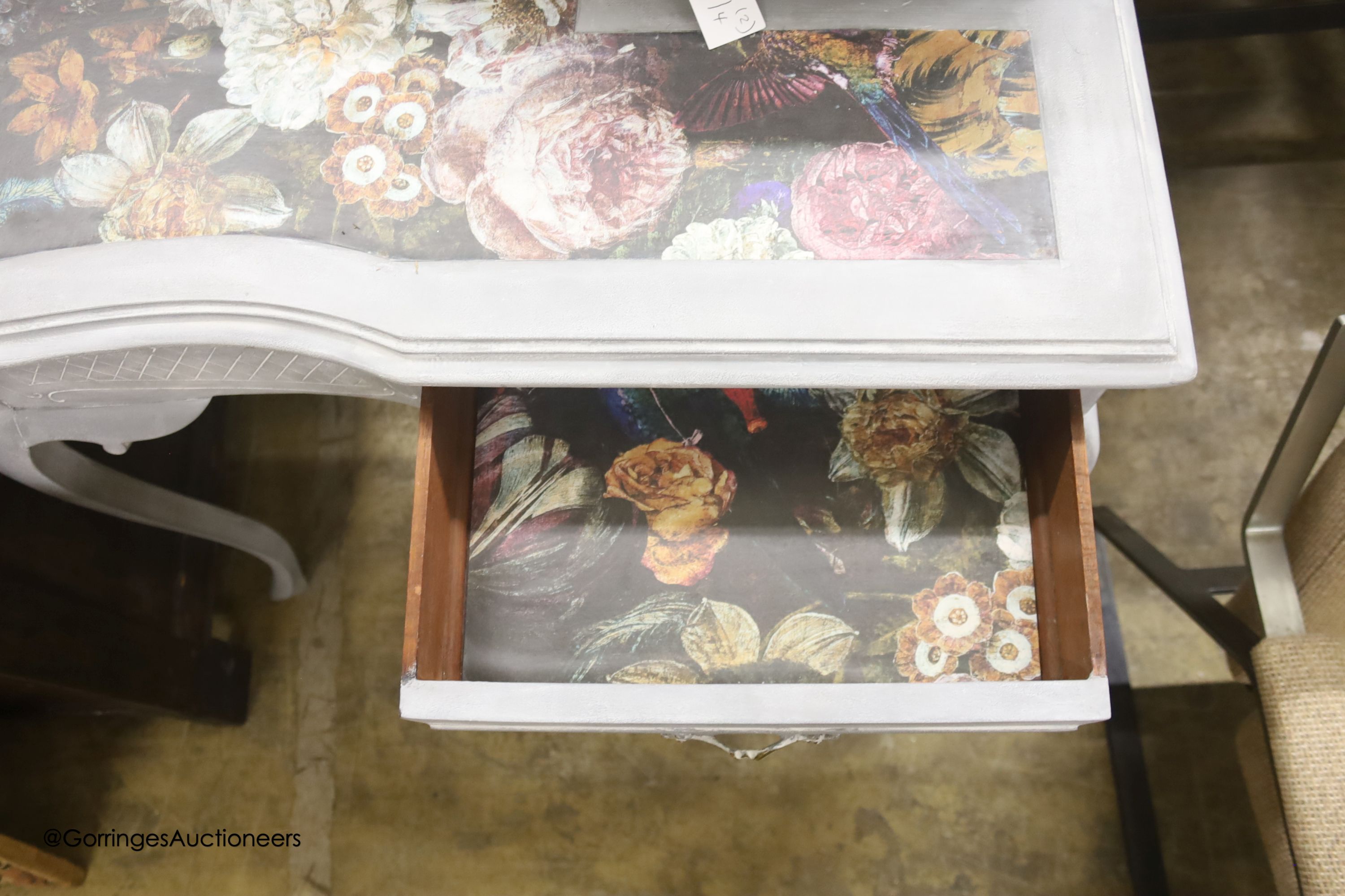 A Victorian later painted dressing table, width 75cm, depth 44cm, height 106cm together with a - Image 5 of 5