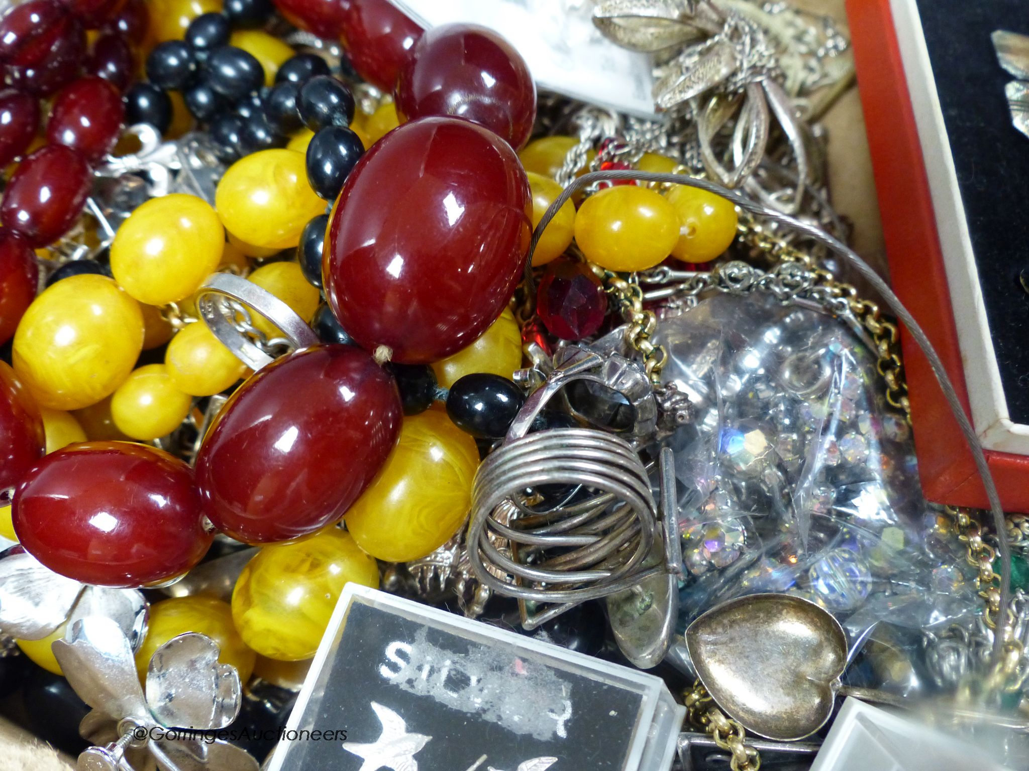 Mixed jewellery and silver etc. including a simulated cherry amber necklace, gross 81 grams, silver - Image 2 of 3