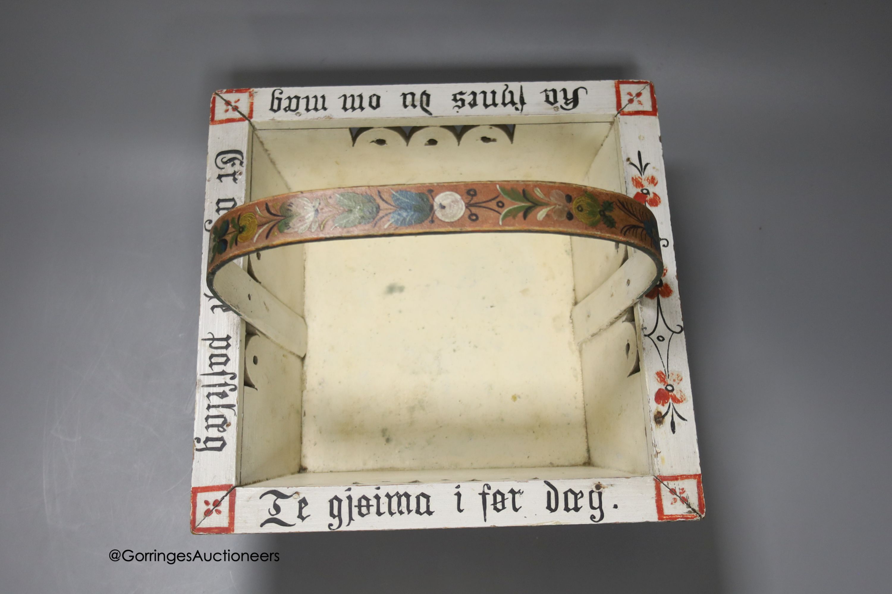 A Norwegian wood basket, painted with script and flowers in polychrome, 25cm - Image 2 of 3