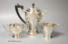 A George V silver three piece tea set, S. Blanckensee & Sons Ltd, Chester, 1933,gross 21.5 oz.