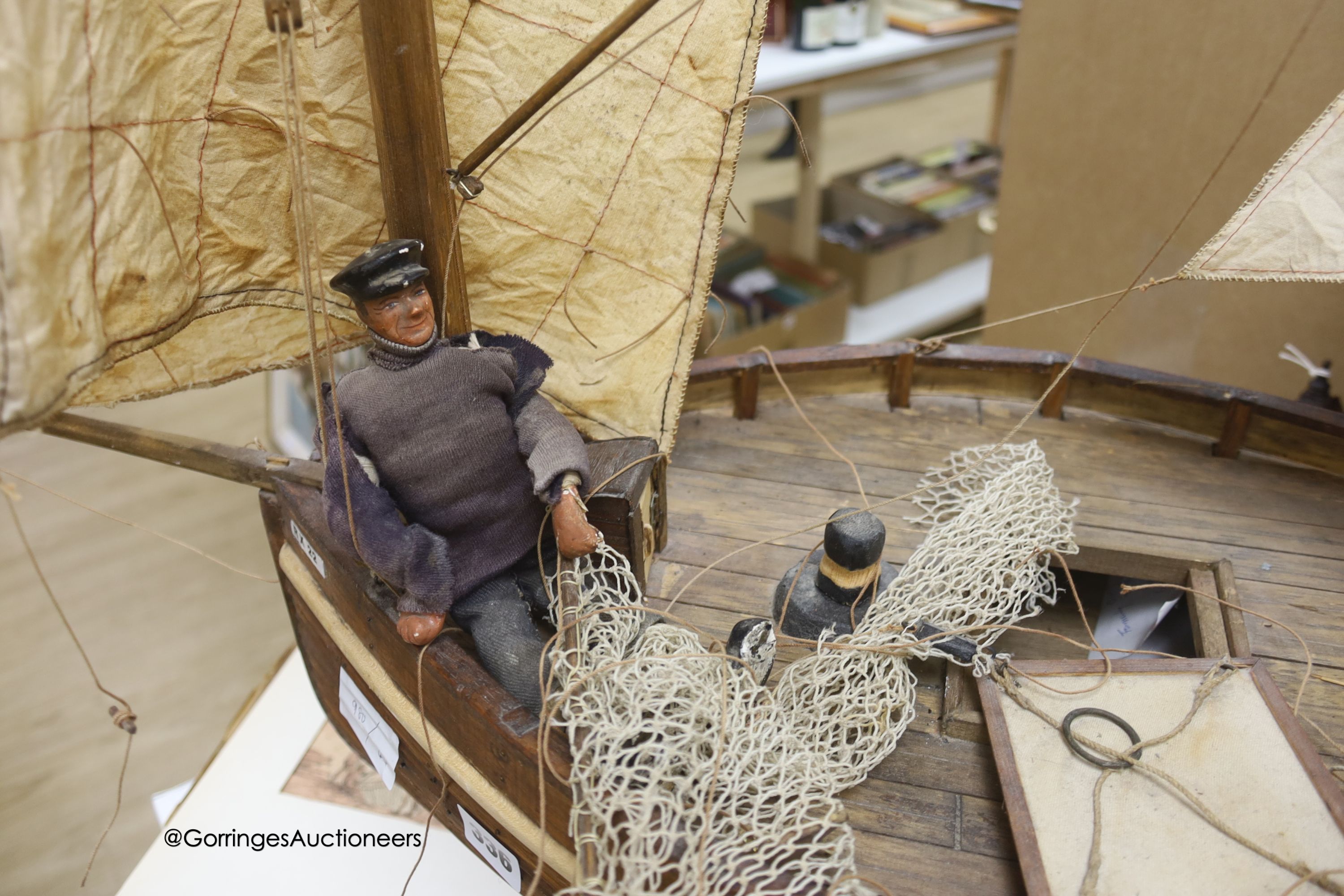 A clinker-built wood sailing boat model, hull 64cm - Image 2 of 4