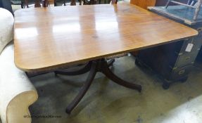 A Regency mahogany breakfast table, W-132, D-98, H-73.