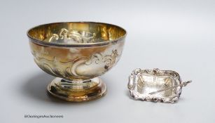 A late Victorian silver pedestal sugar bowl, makers mark HF, London 1901, 7.5oz., 13cm and a white