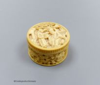 A Chinese circular carved ivory box, 19th century, diameter 4cm
