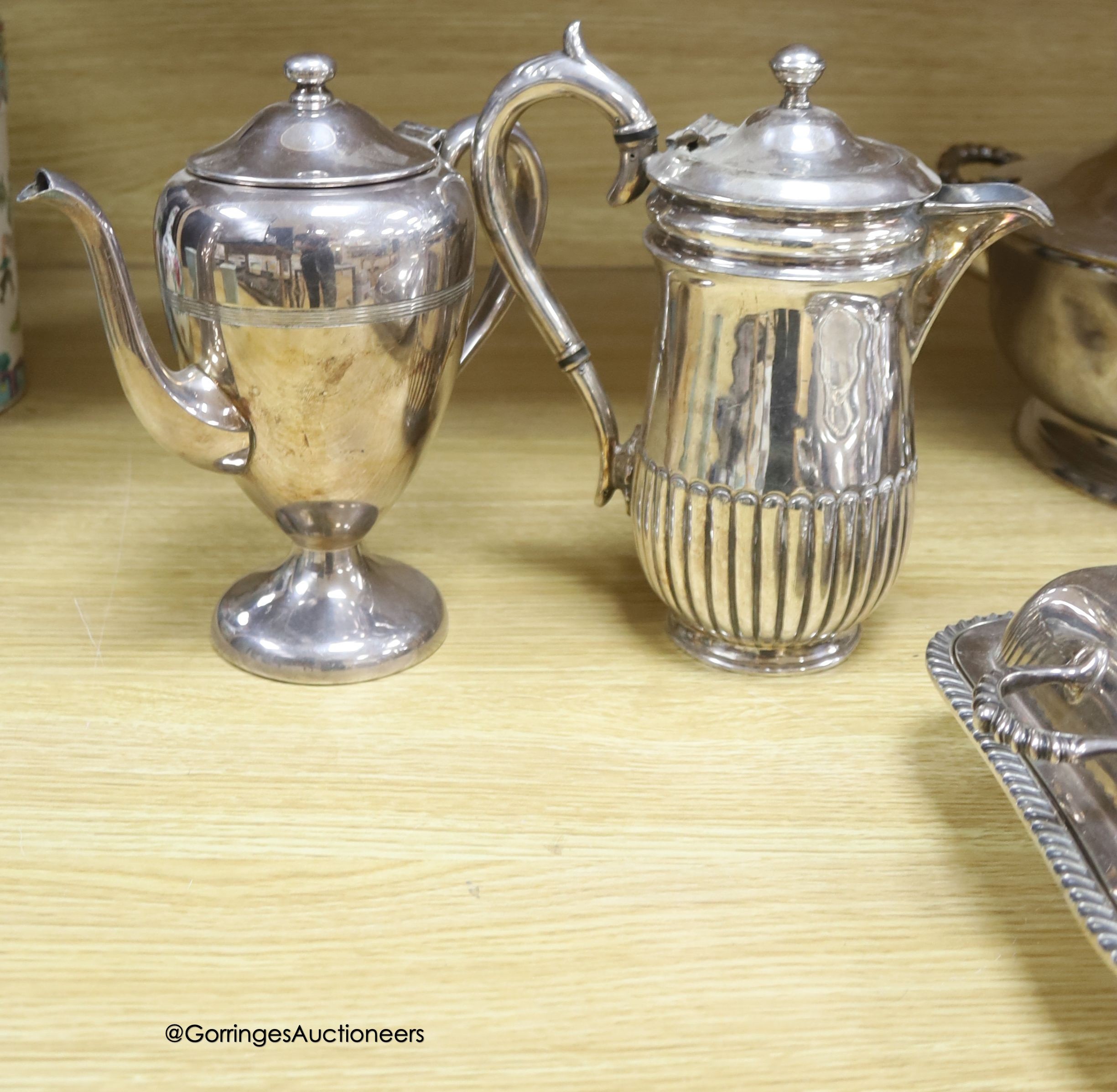 A group of Victorian and later plated ware - Image 4 of 6