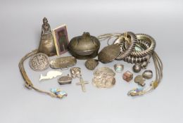 Miscellaneous collectables, including Chinese, Chinese Straits and Malaysian white metal items,