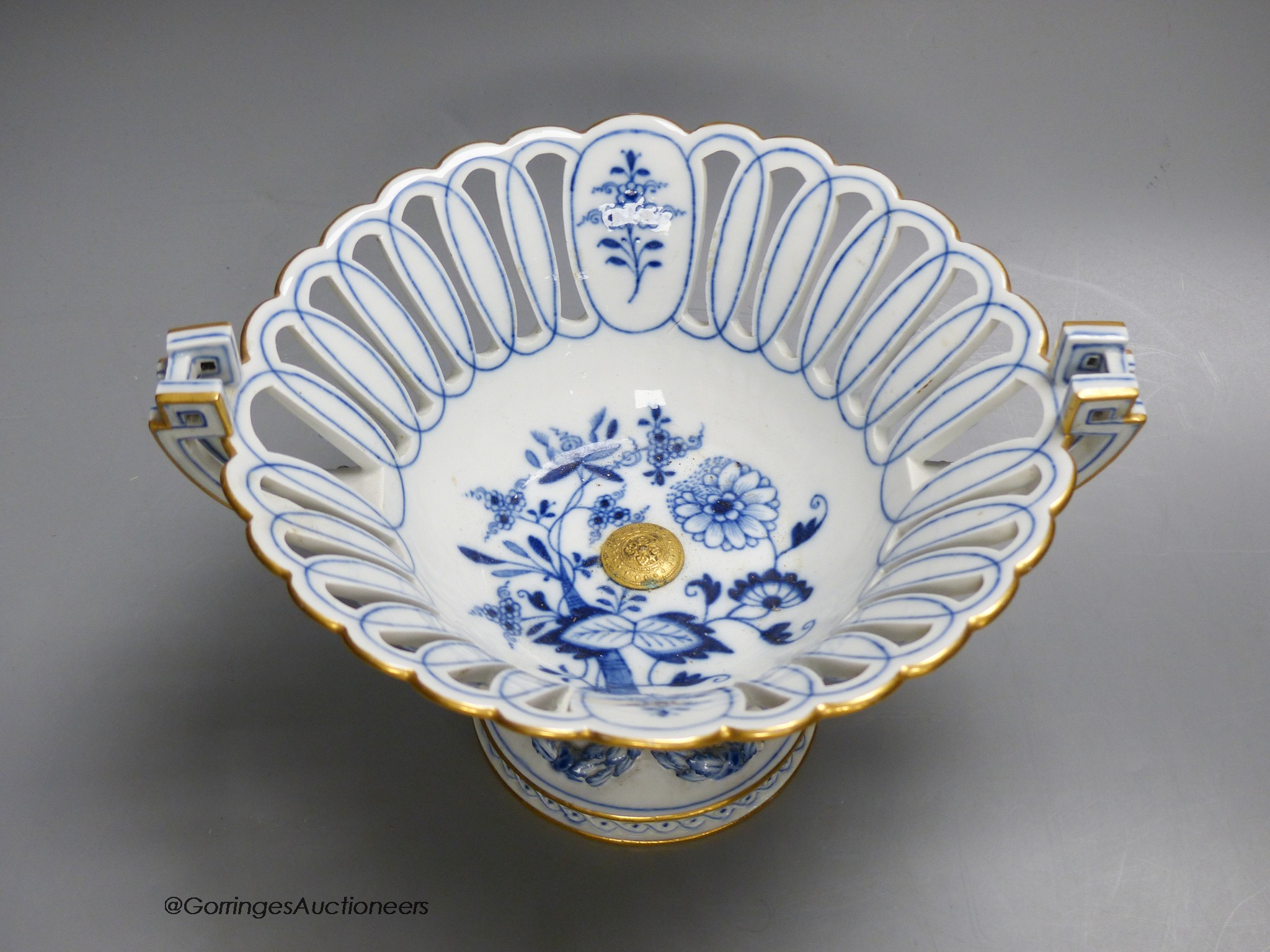 A 19th century Meissen blue and white pedestal bowl, 24cm wide - Image 2 of 5