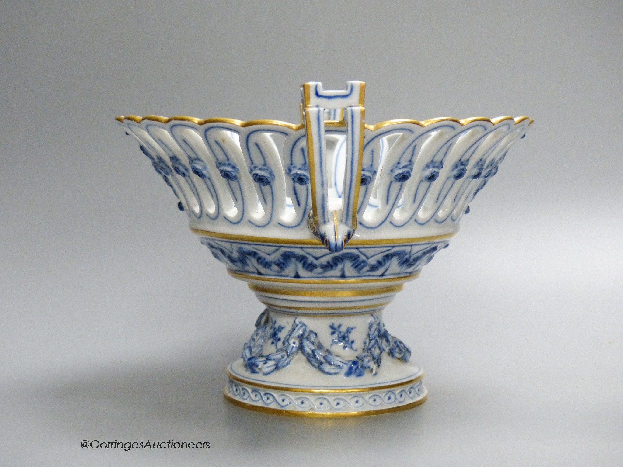 A 19th century Meissen blue and white pedestal bowl, 24cm wide - Image 3 of 5