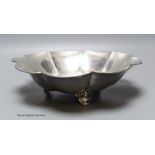 A Continental planished 830 white metal fruit bowl, diameter 28.2cm,15.5oz.